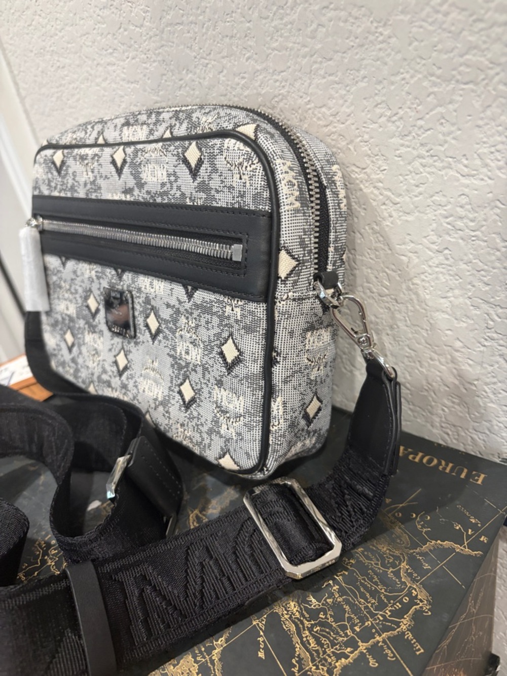 NWT MCM Camera Bag - Picture 2 of 7
